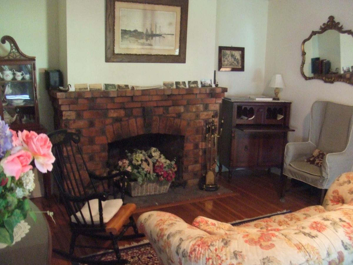 House On Chase Creek Bed & Breakfast Shelter Island Heights Exterior photo